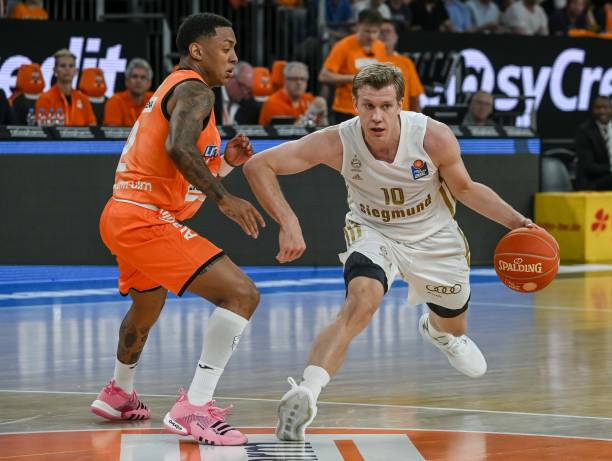 待着见证这 待着见证这