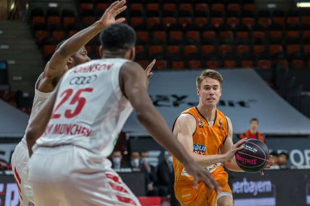 攻守俱佳 攻守俱佳